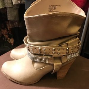 😎SOLD😎Bedazzled ankle/calf Booties